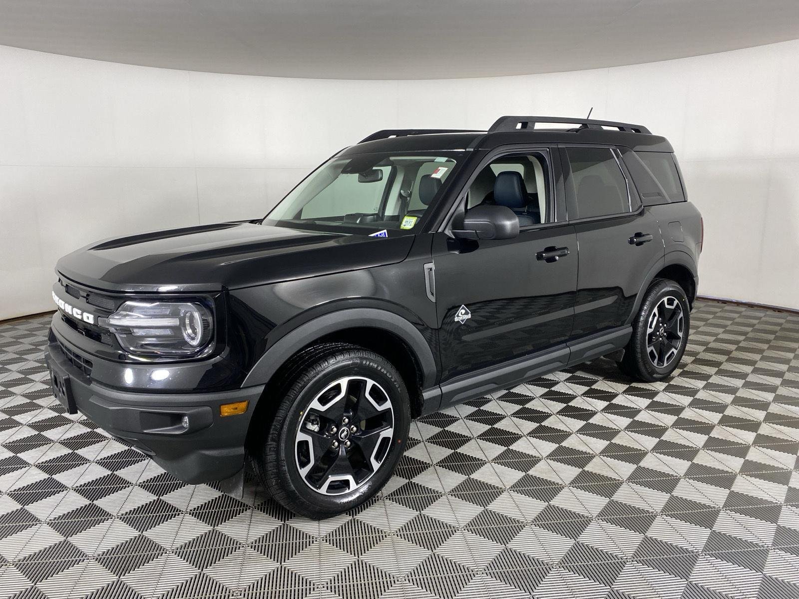 Used 2023 Shadow Black Ford Outer Banks image 13