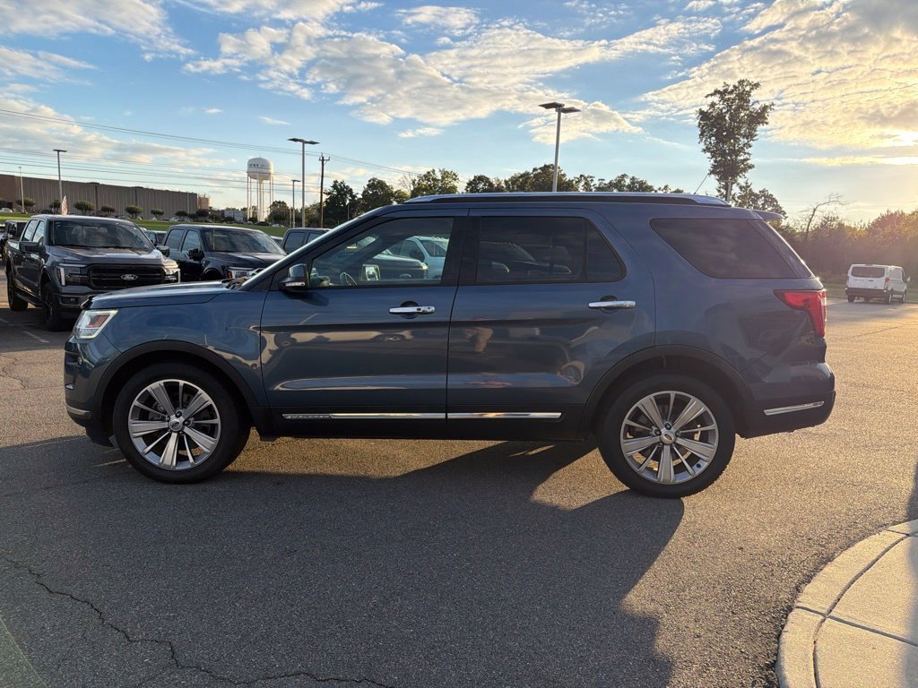 Used 2018 Blue Metallic Ford Limited image 7