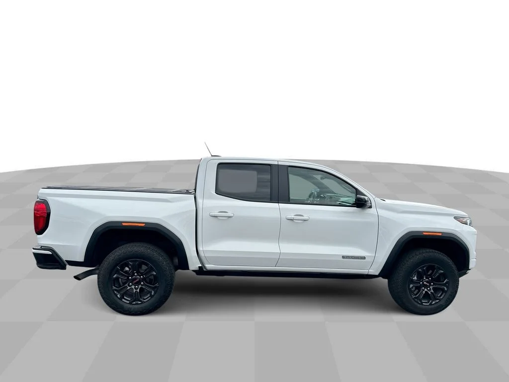 Used 2025 White GMC Elevation image 26