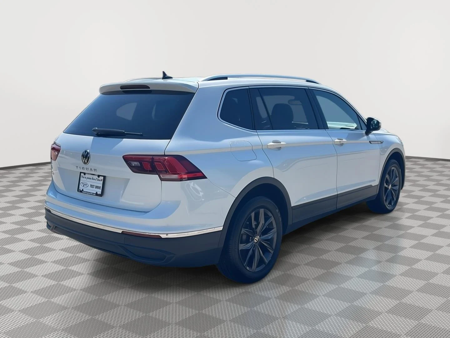 Used 2023 Opal White Pearl Volkswagen SE image 5