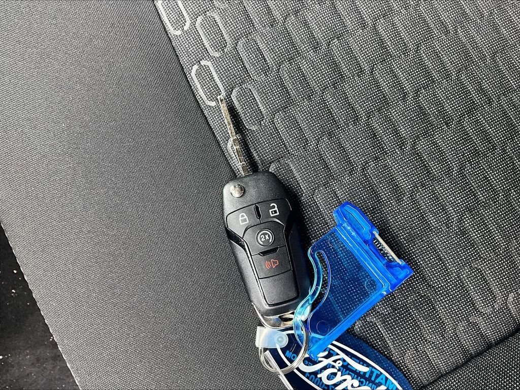 Used 2025 Blue Ford XLT image 31