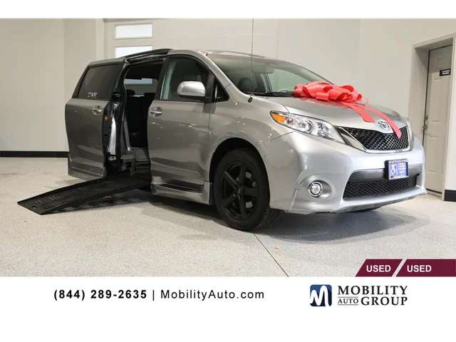 2013 Toyota Sienna SE Handicap Mobility Van