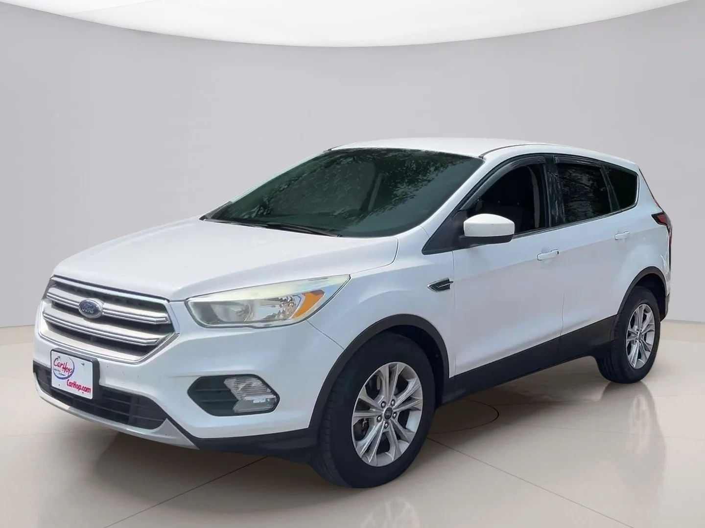 Used 2017 White Ford SE 4WD image 1