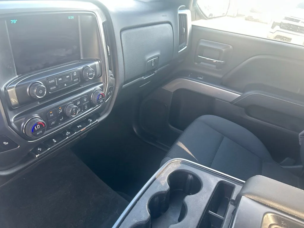 Used 2017 White Chevrolet LT image 4