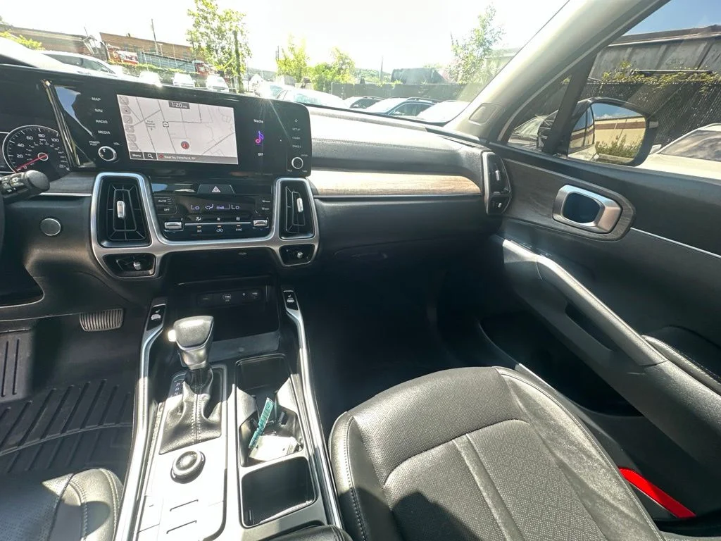 Used 2023 White Kia X-Line S image 28