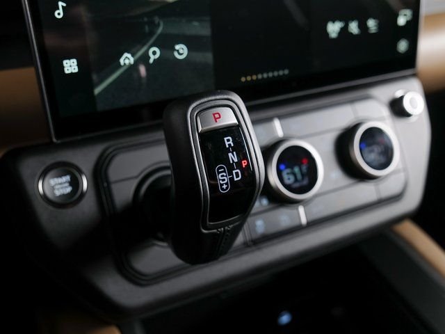 New 2026 Woolstone Green Land Rover X-Dynamic SE image 14