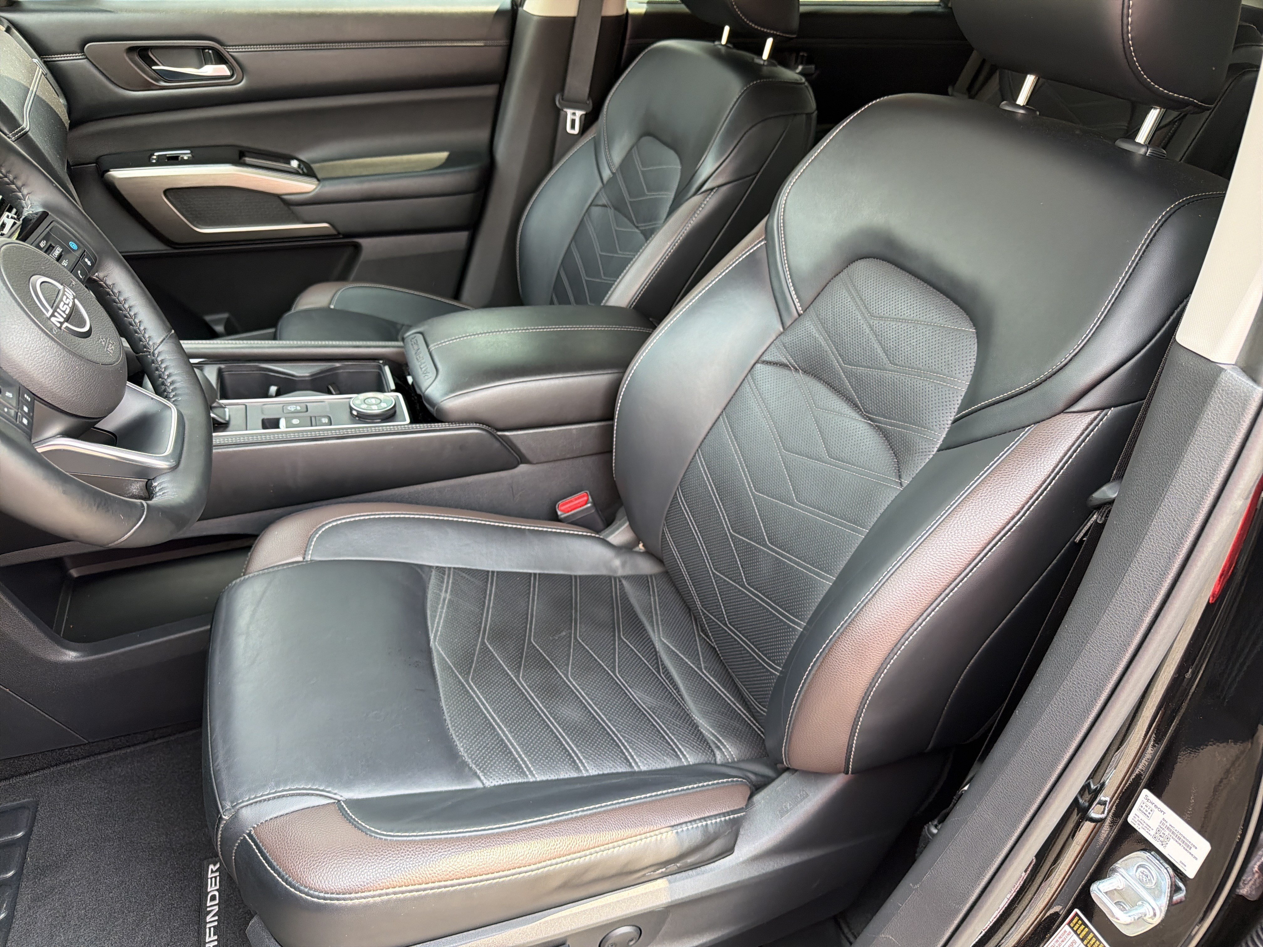 Used 2023 Super Black Nissan Platinum image 18