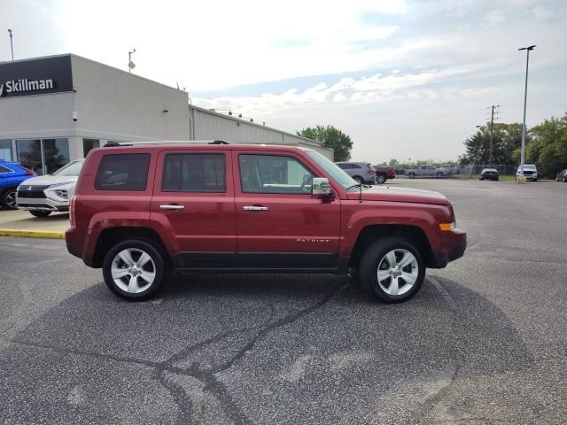 Used 2014 Red Jeep Latitude image 8