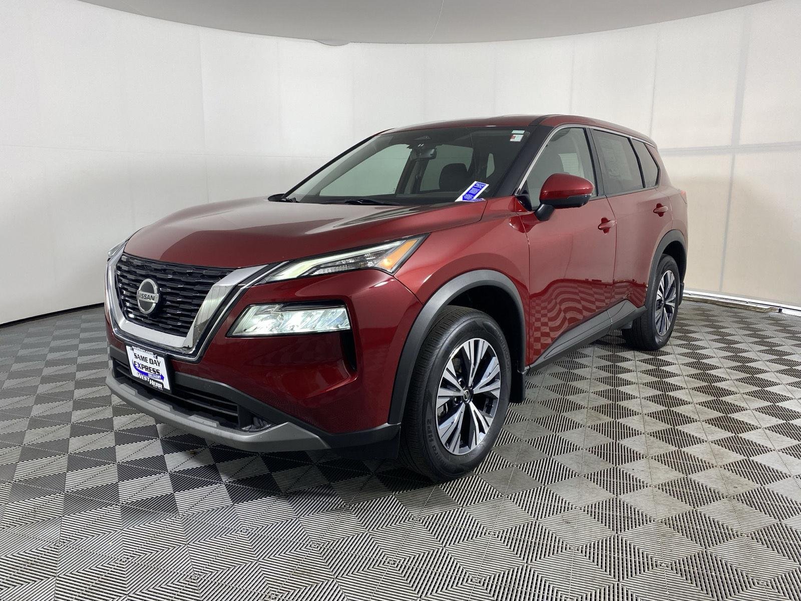 Used 2021 Scarlet Ember Tintcoat Nissan SV image 3