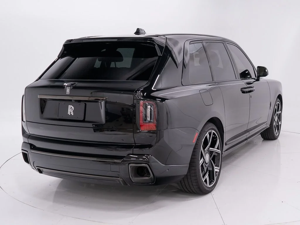 Certified Used 2026 Black Diamond Rolls-Royce Black Badge image 5