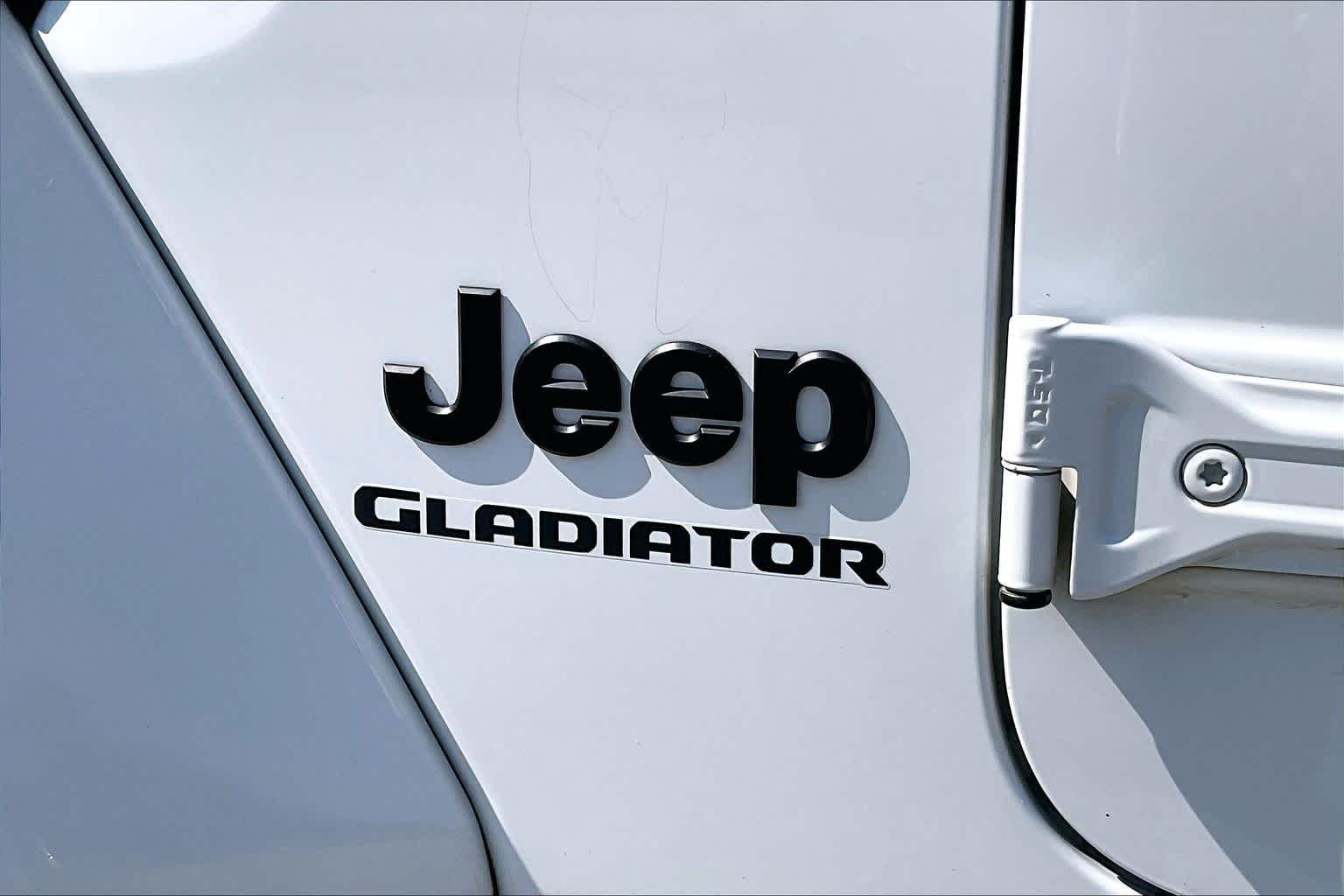 Used 2022 Bright White Clearcoat Jeep Willys image 27