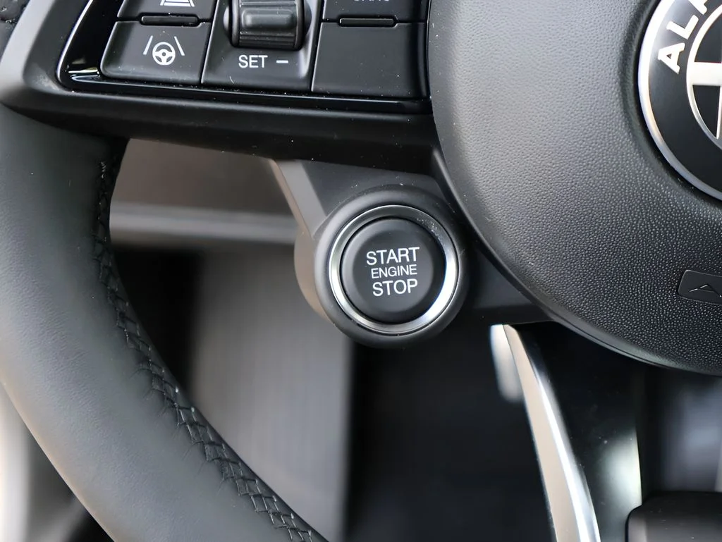 New 2026 Vesuvio Gray Metallic Alfa Romeo Base image 33