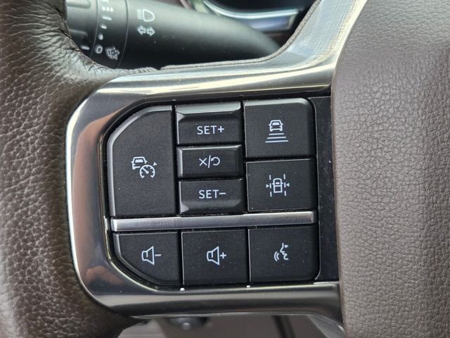 Used 2022 Red Ford King Ranch image 27