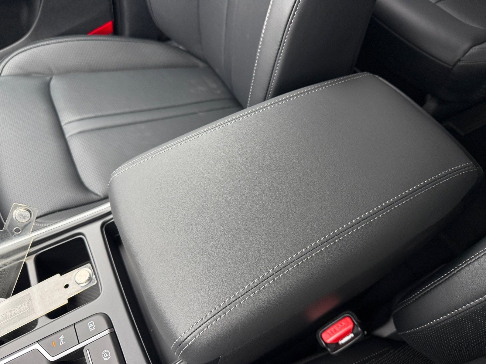New 2026 Snow White Pearl Kia EX image 14