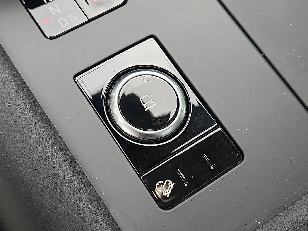 2025 Land Rover Discovery S - Photo 26