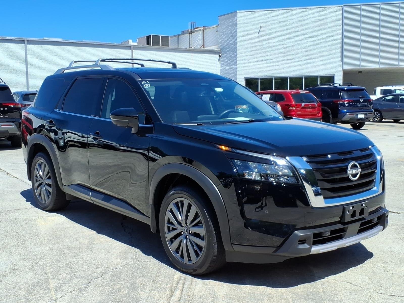 Used 2025 Super Black Nissan SL image 5