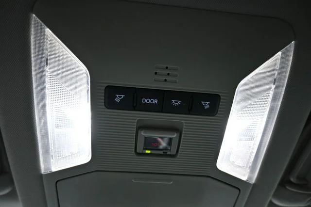 Used 2025 White Toyota XLE image 28