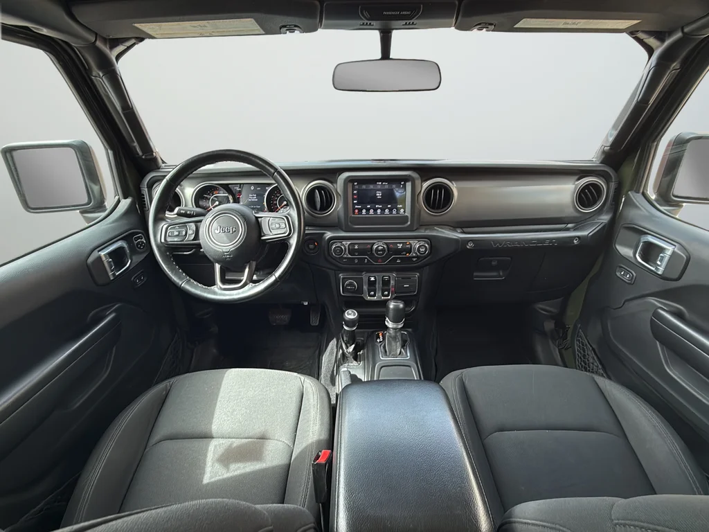 Used 2021 Green Jeep Sport S image 11