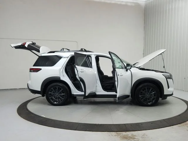 New 2026 White Nissan SL image 16