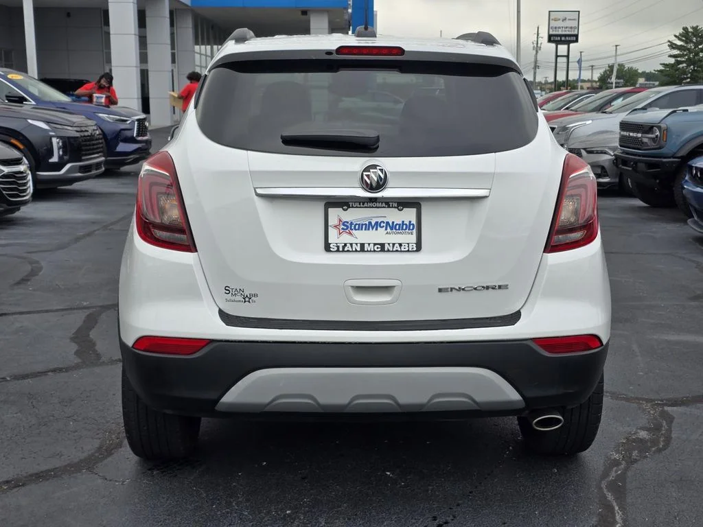 Used 2020 Summit White Buick Essence image 6