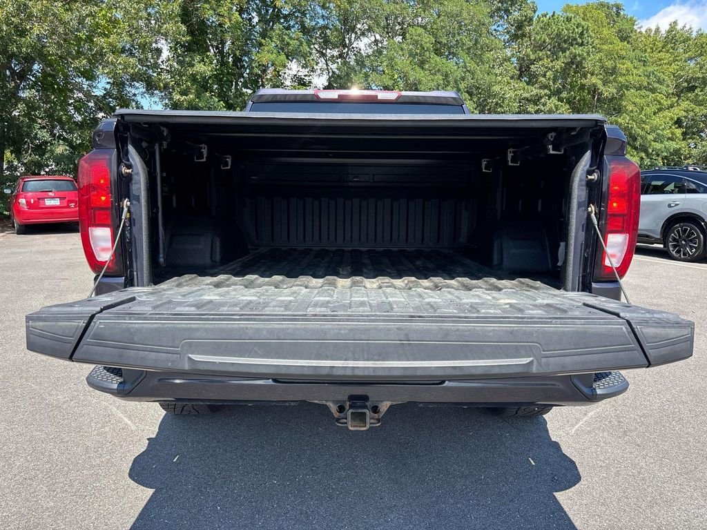 Used 2022 Silver GMC Elevation image 13
