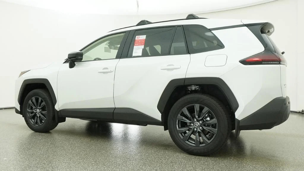 New 2026 Wind Chill Pearl Toyota XLE Premium image 7