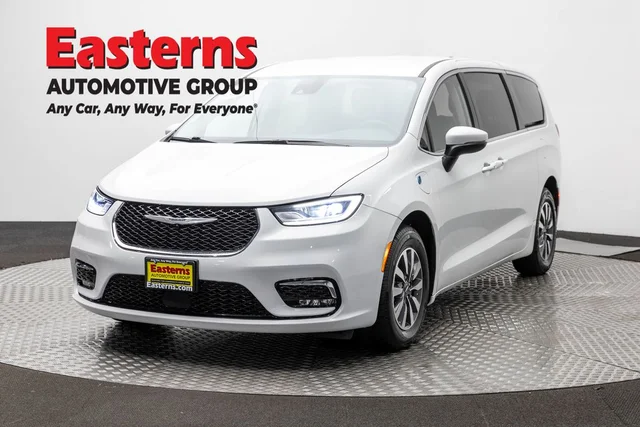 2023 Chrysler Pacifica Hybrid Touring L