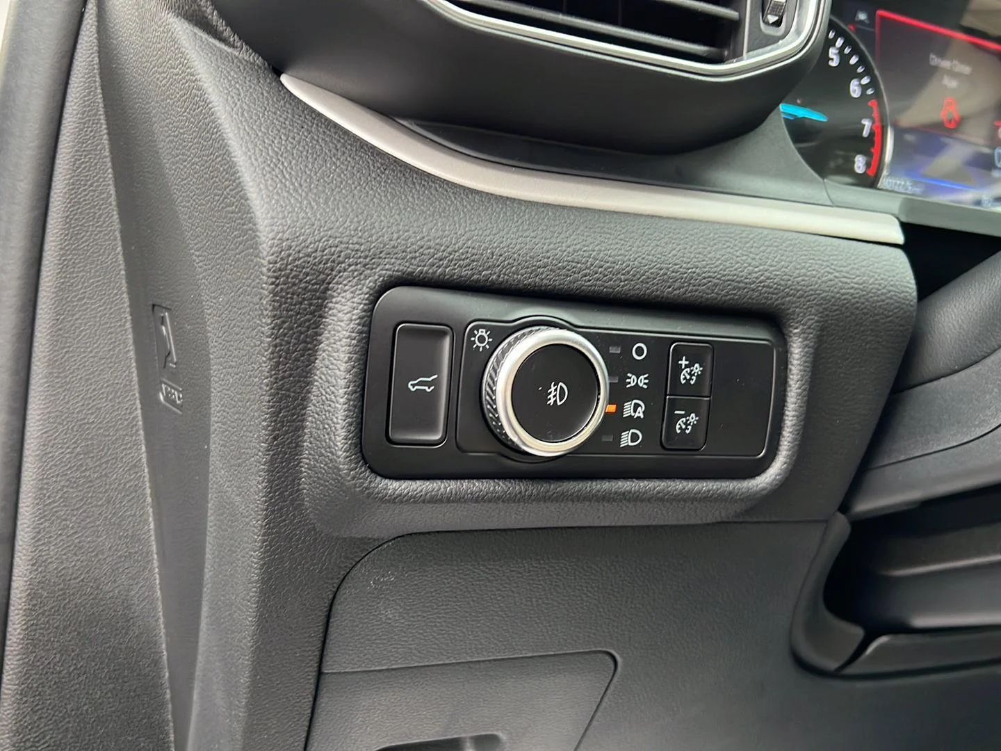 Used 2023 Star White Metallic Tri-Coat Ford XLT image 7