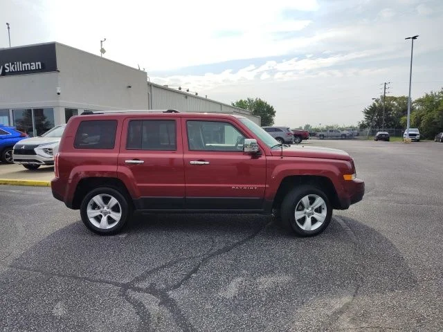 Used 2014 Red Jeep Latitude image 8