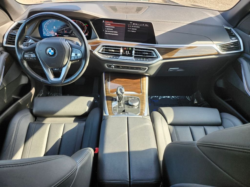 Used 2019 Gray BMW xDrive40i image 13