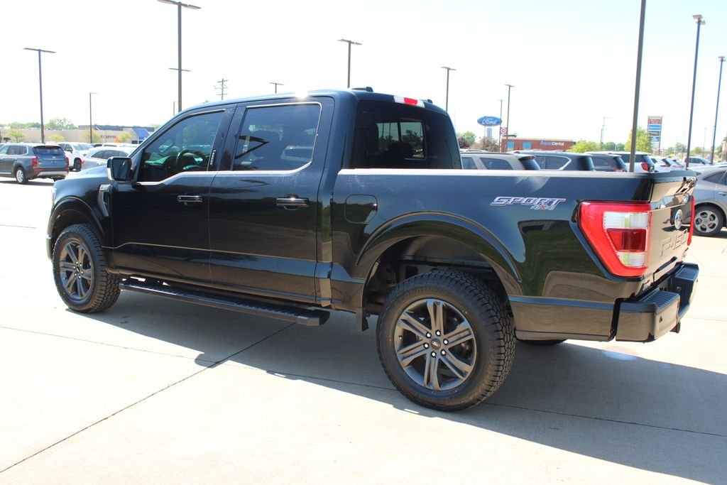 Used 2023  Ford Lariat image 16