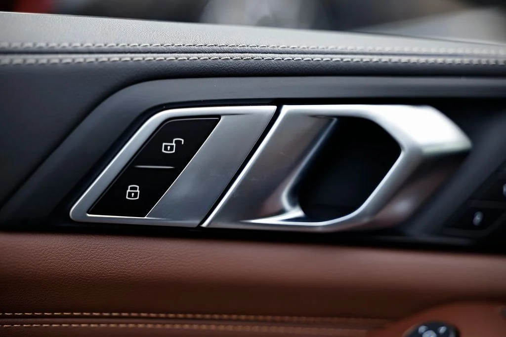 New 2026 Skyscraper Grey Metallic BMW xDrive40i image 16