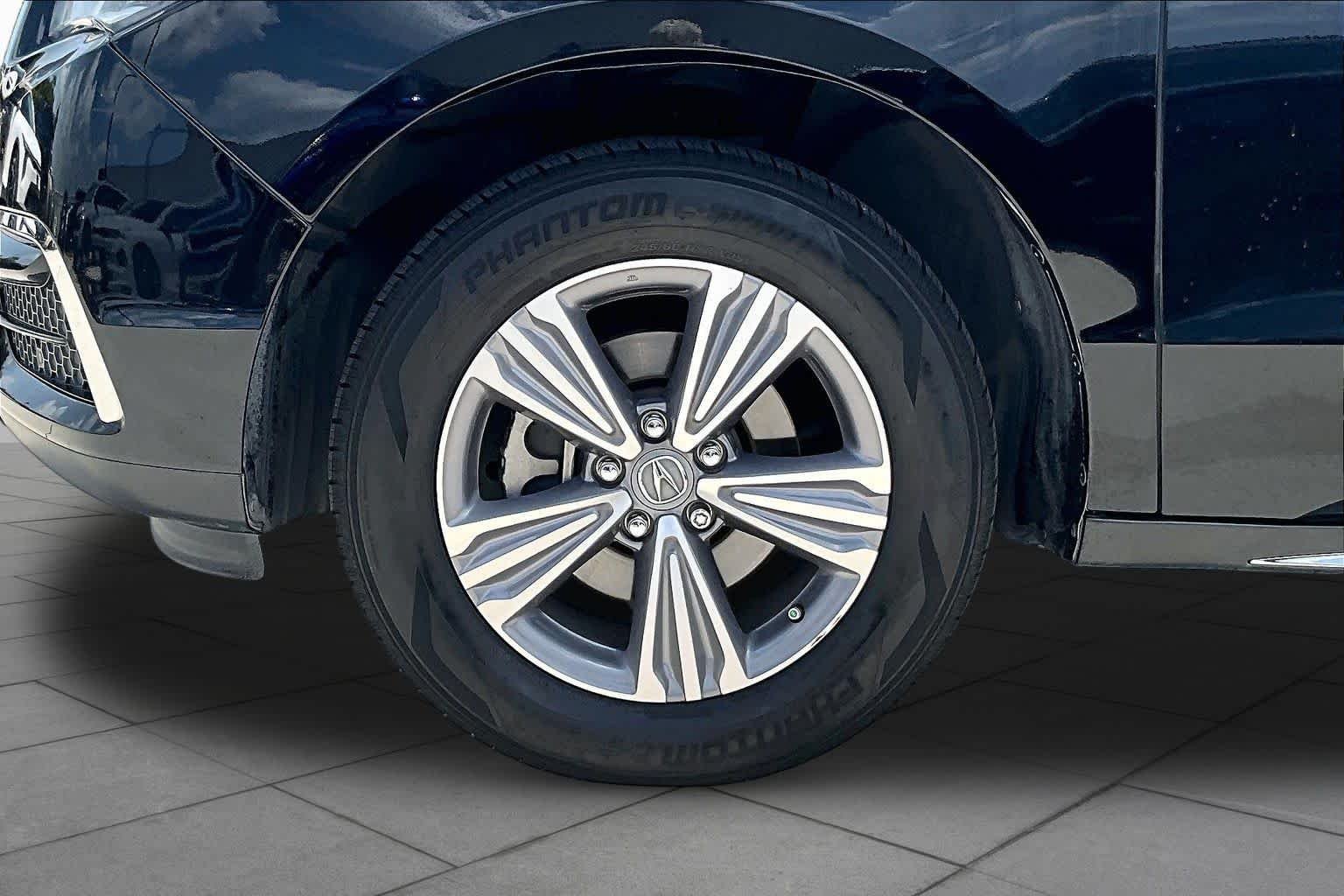 Used 2020 Majestic Black Pearl Acura  image 10