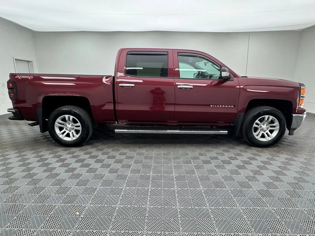 Used 2014 DEEP RUBY METALLIC Chevrolet LT image 5