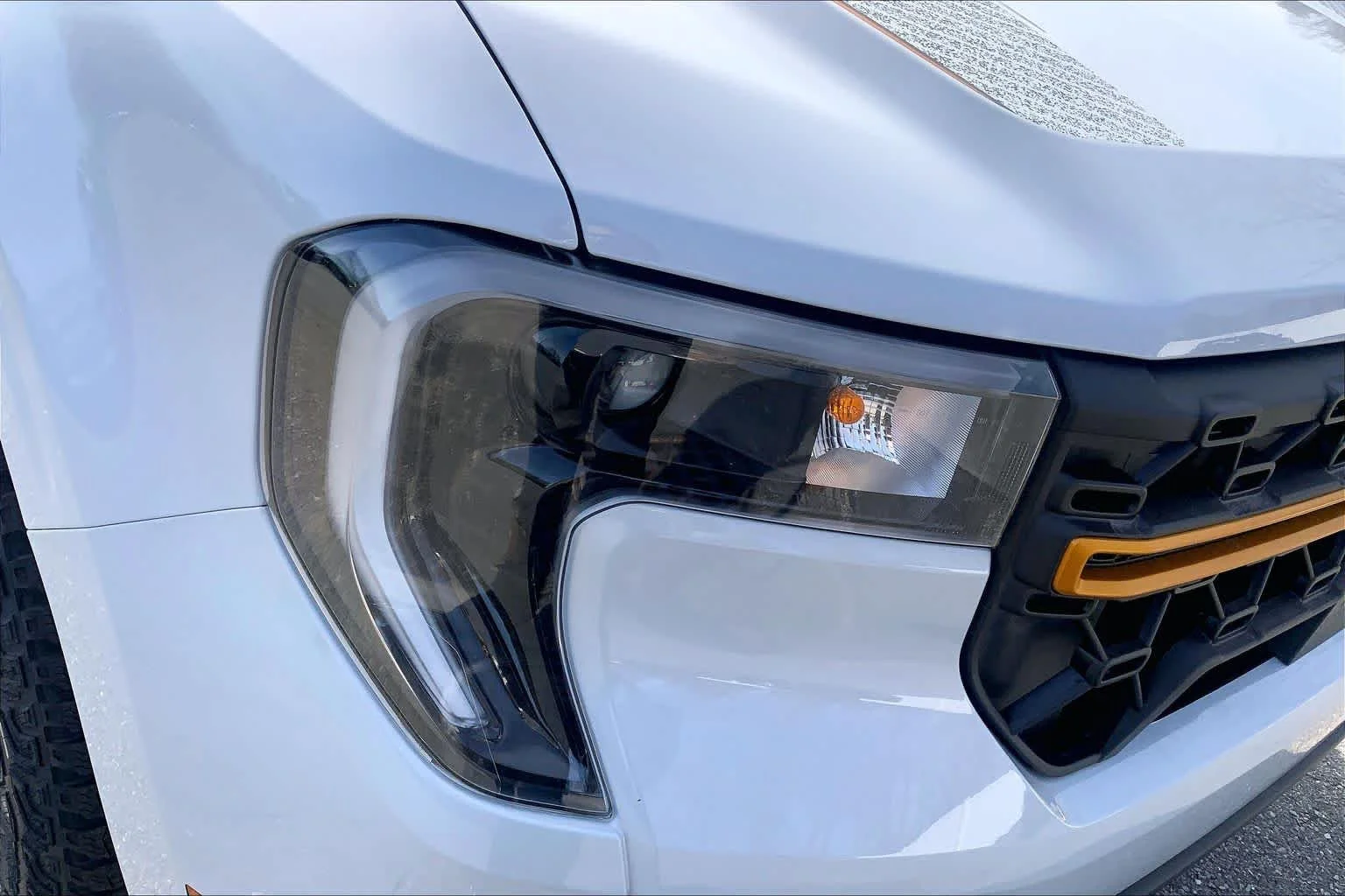 New 2026 Space White Metallic Ford Tremor image 16