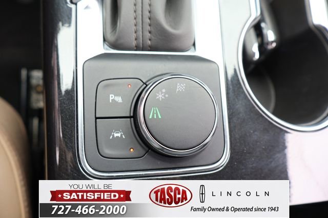 Used 2024 Iridescent Pearl Tricoat Chevrolet Premier image 29