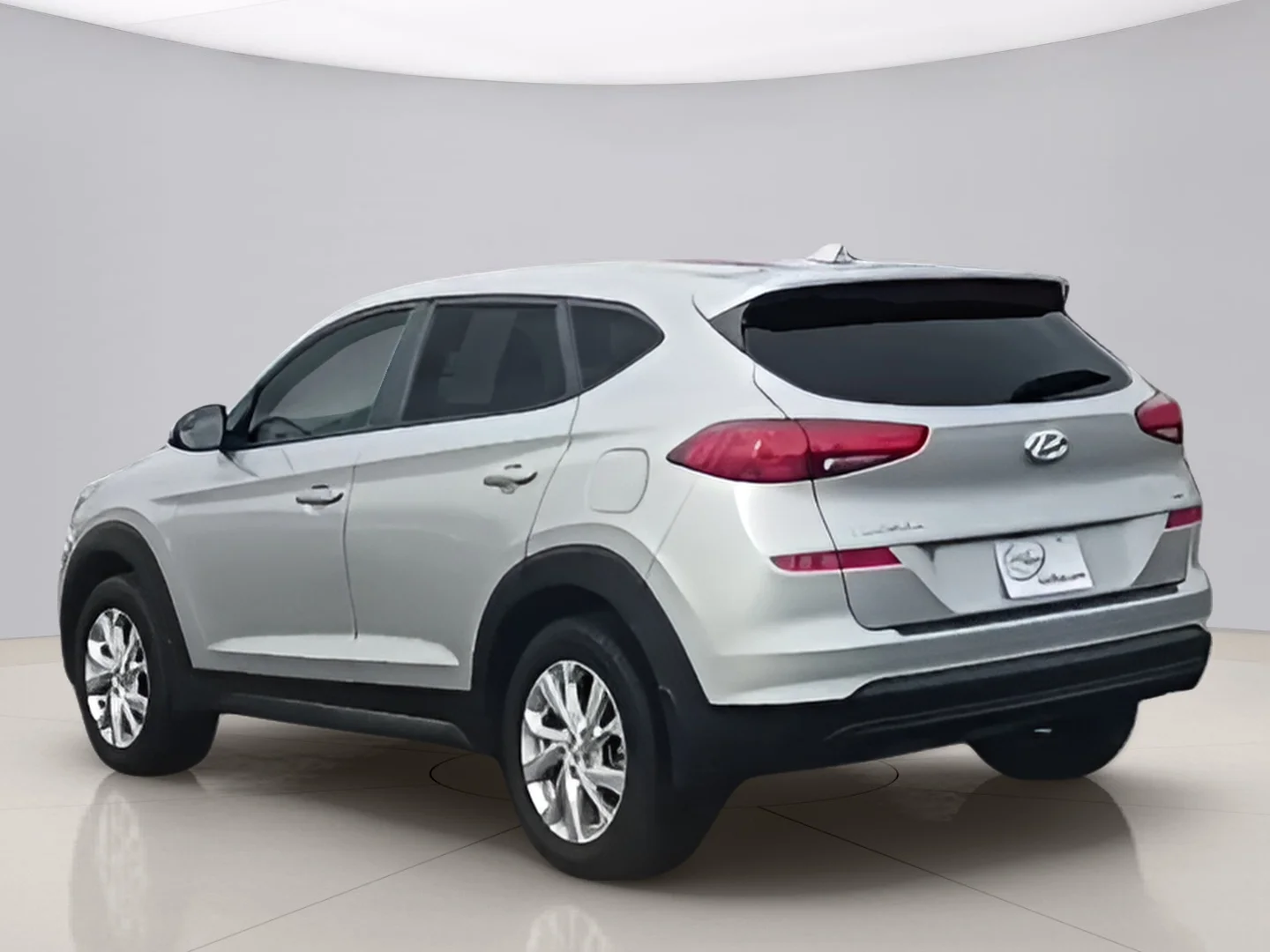 Used 2020 Silver Hyundai SE image 3