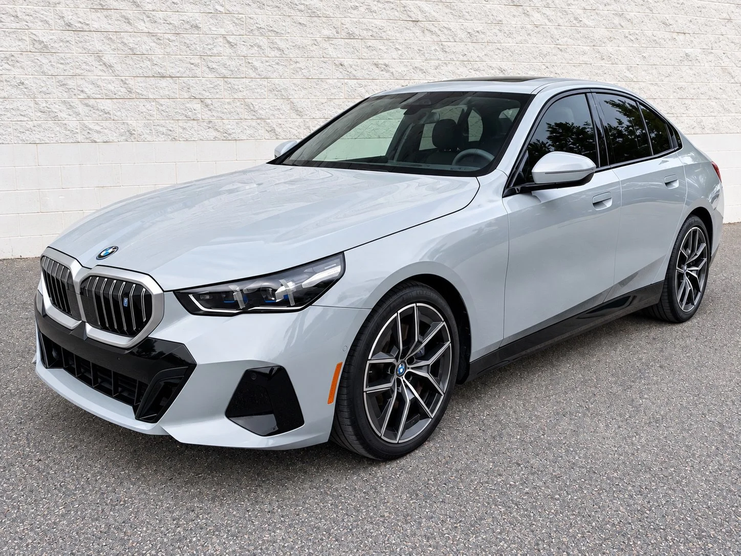 2024 BMW i5