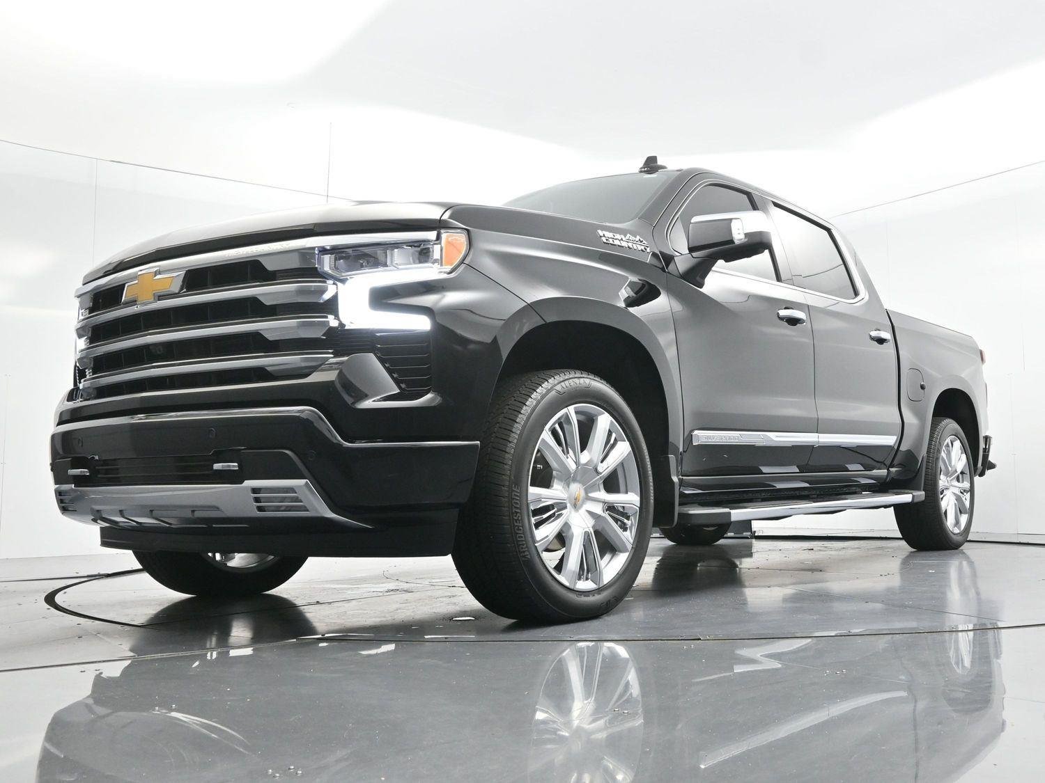 Used 2025 Black Chevrolet High Country image 44