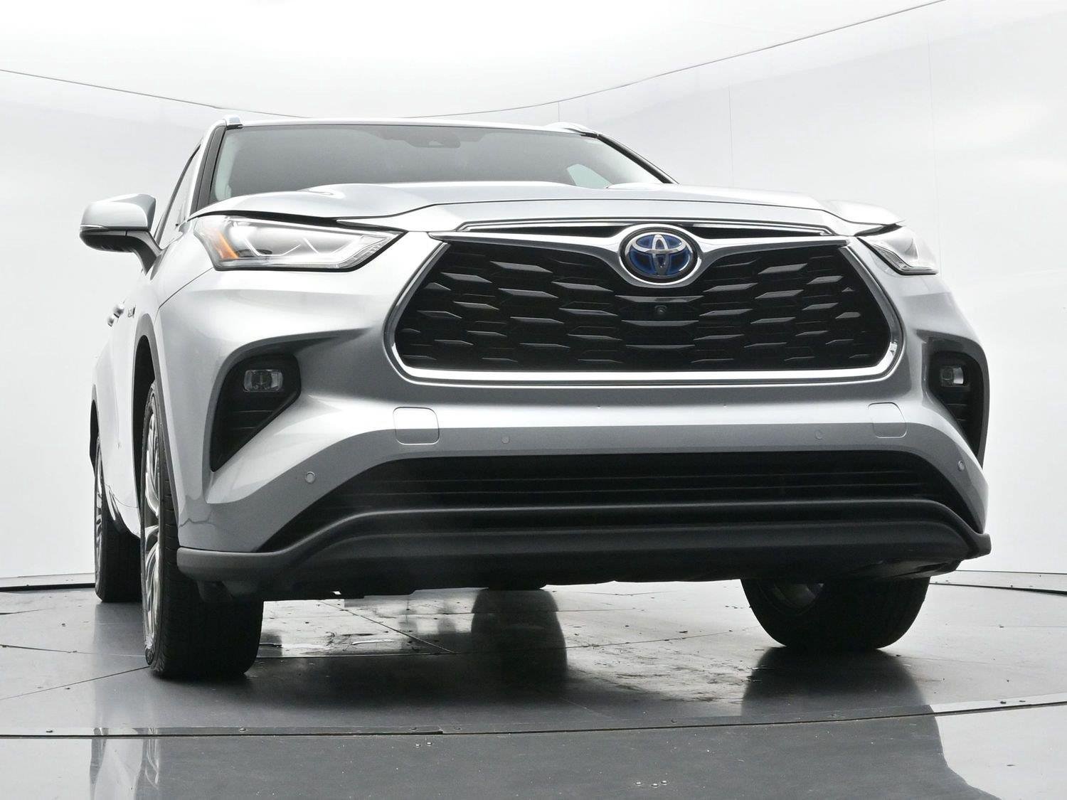 Used 2021 Celestial Silver Metallic Toyota Limited image 58
