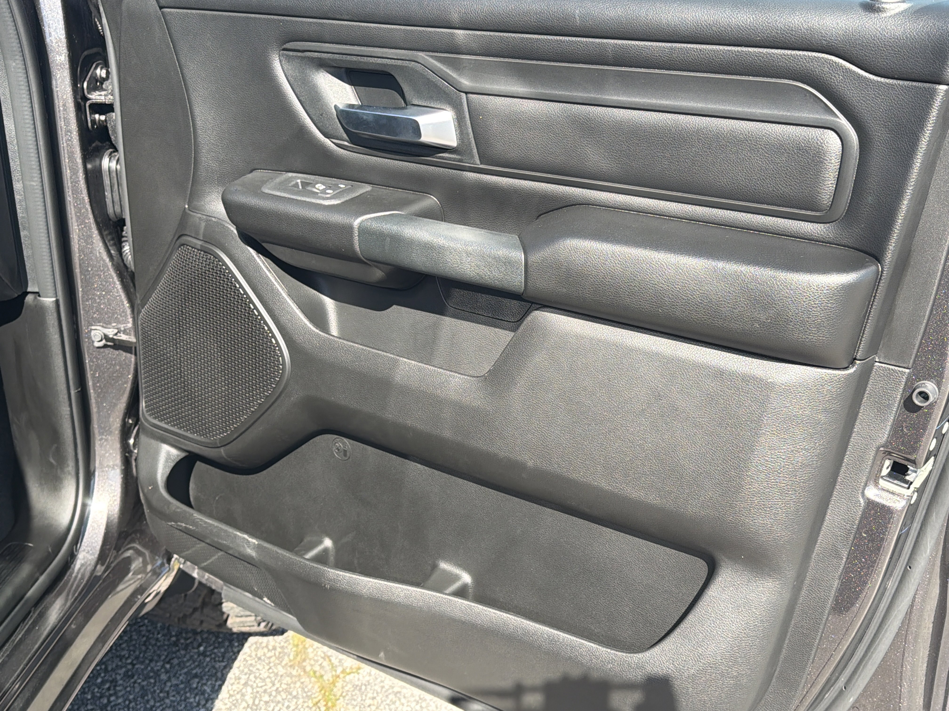 New 2026 Granite Crystal Metallic Clear-Coat Exterior Paint RAM Warlock image 15