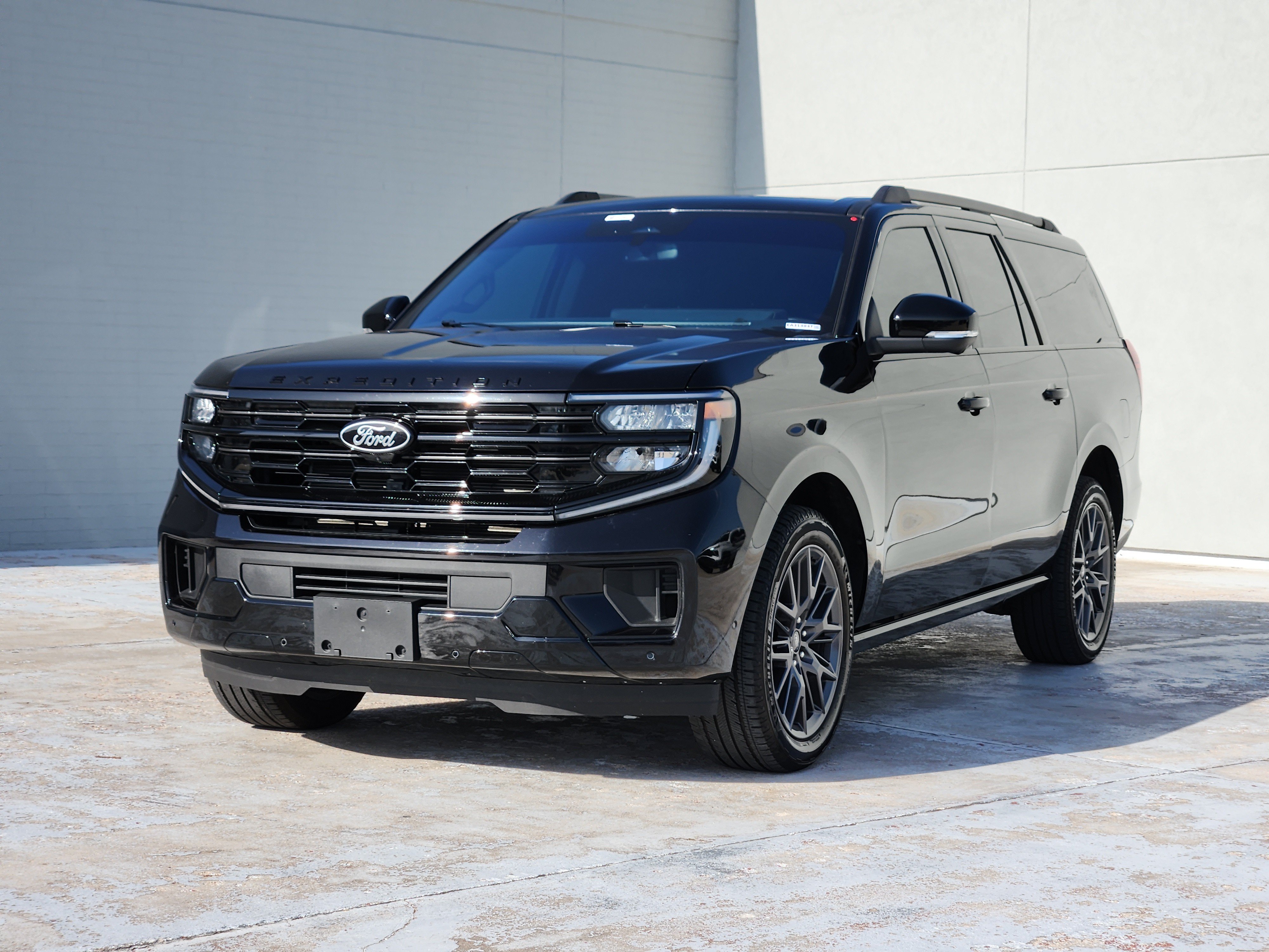 Used 2025 Agate Black Metallic Ford Platinum image 3
