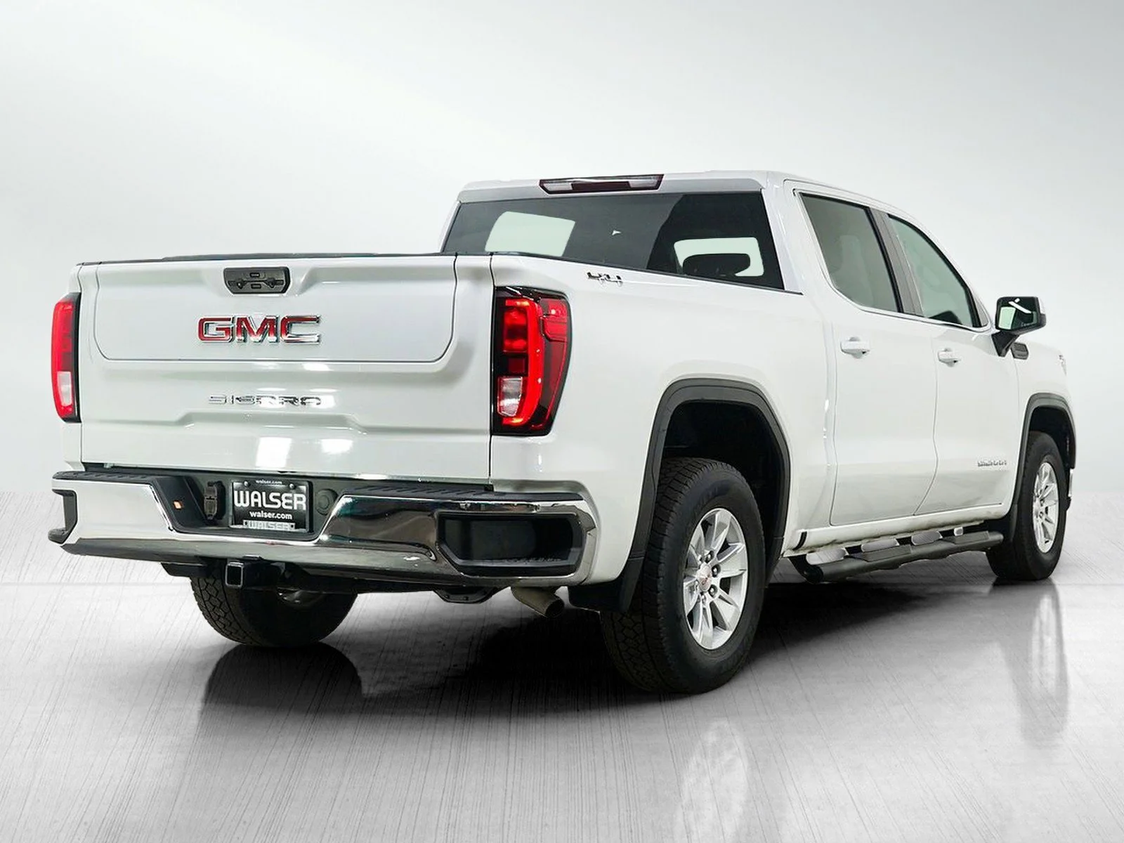 Used 2023 White GMC SLE image 6