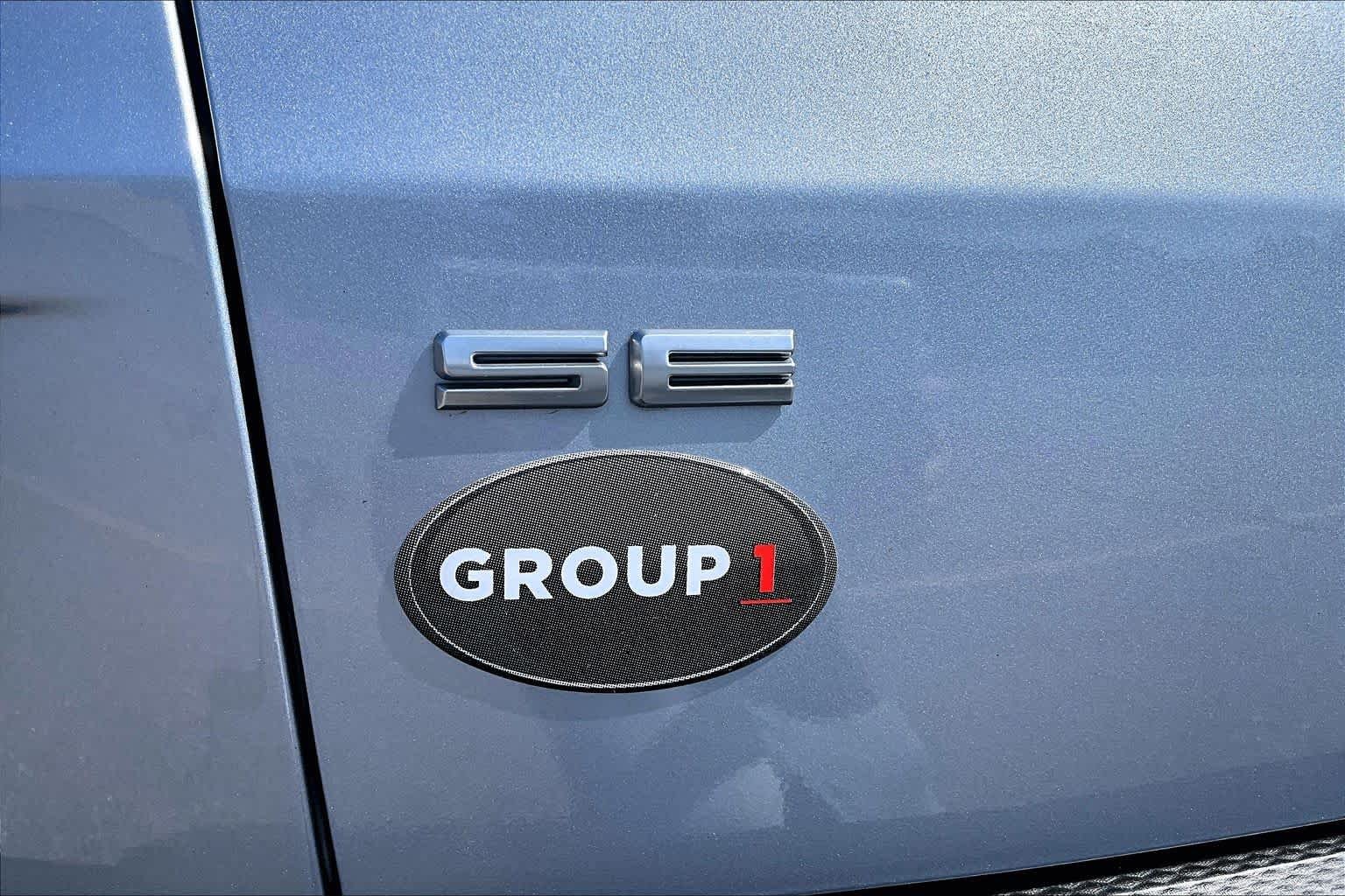 Used 2022 Iced Blue Silver Ford SE image 32