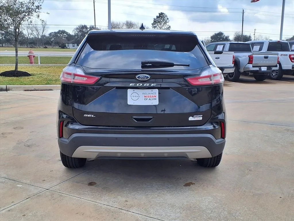 Used 2023 Black Ford SEL image 6