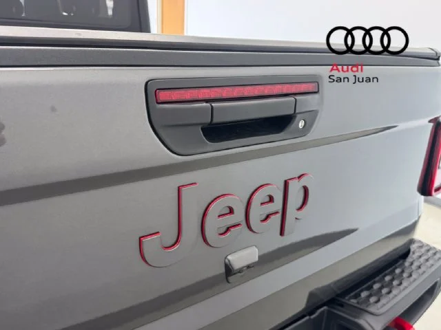 Used 2025 Gray Jeep Rubicon image 13
