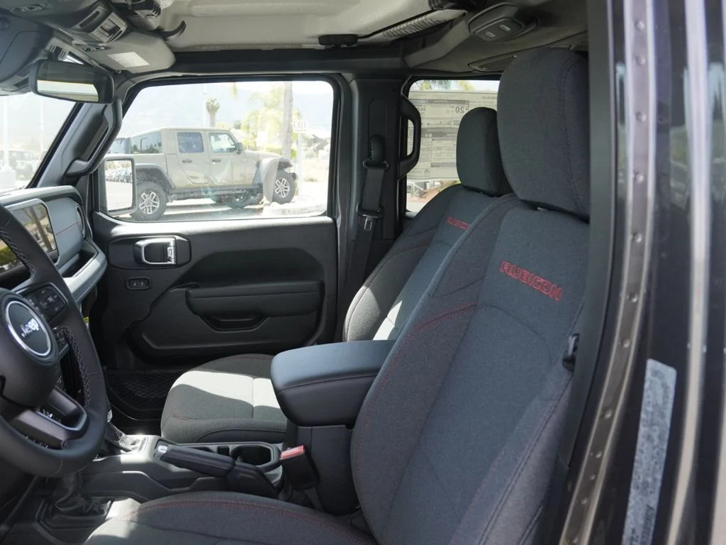 New 2026 Granite Crystal Metallic Clear-Coat Exterior Paint Jeep Rubicon image 18