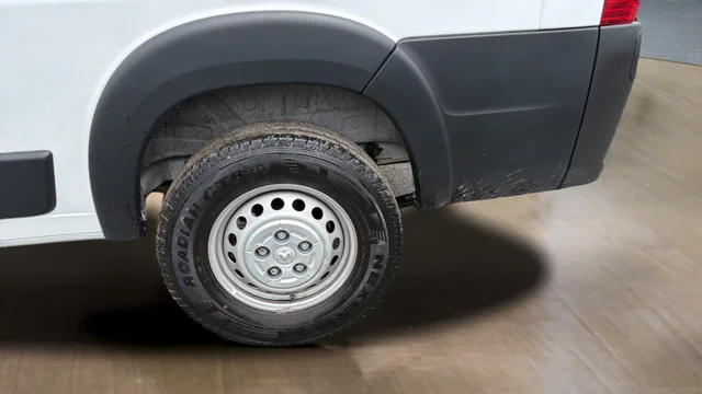 Used 2025 White Ram Base image 27