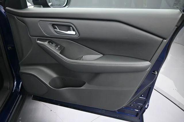 New 2026 Deep Ocean Blue Pearl Nissan SV image 11