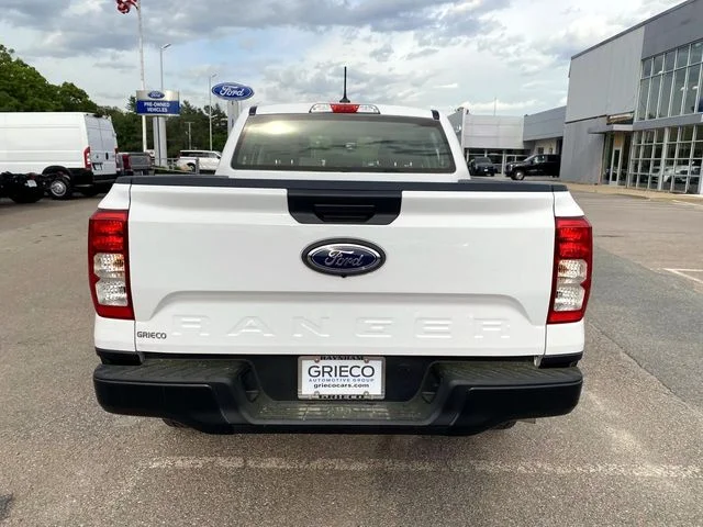 Used 2025 White Ford XL image 4